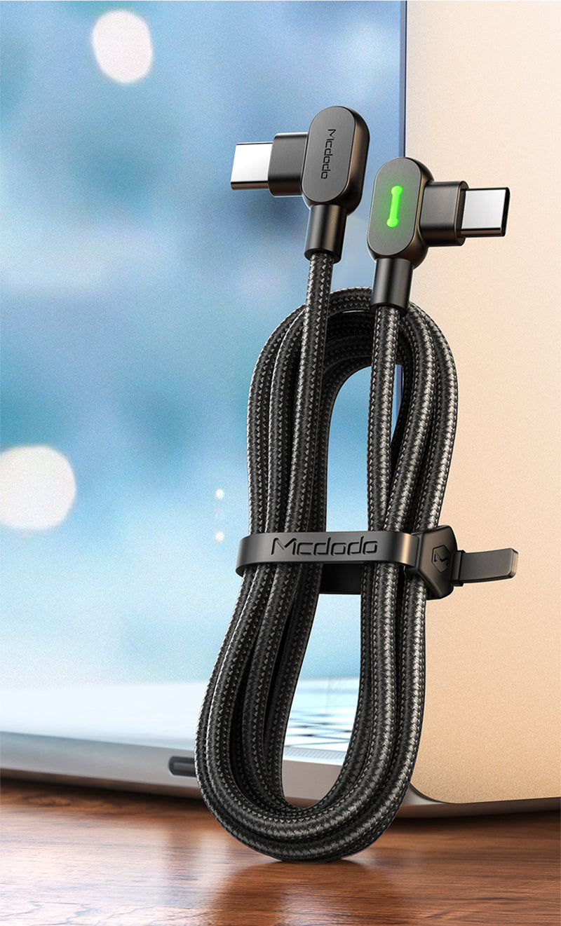 Cable Mcdodo USB-C a USB-C 90° 60 W 2 m – Carga Rápida PD 3 A, imdicador led, Trenzado Resistente